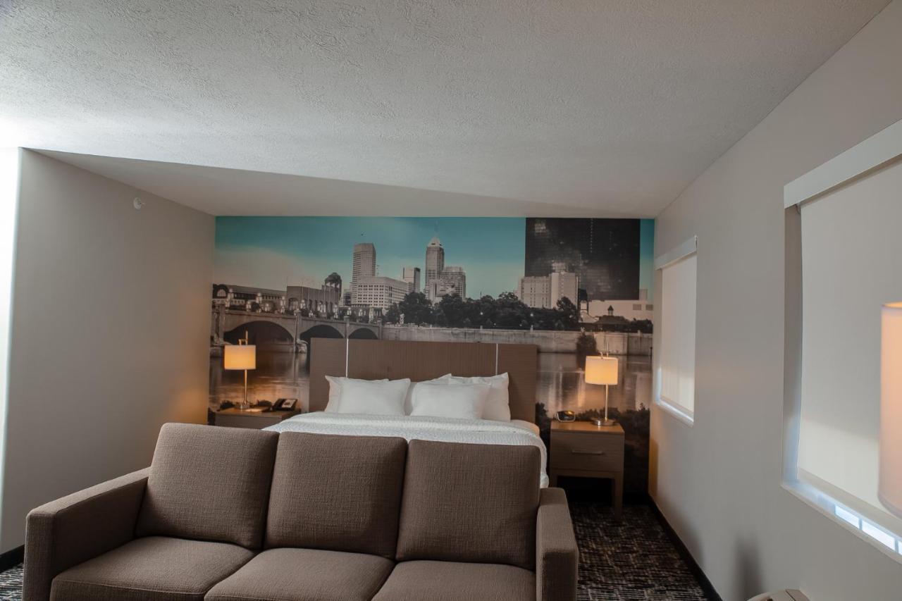 Hotel Clarion Pointe à Plainfield Extérieur photo