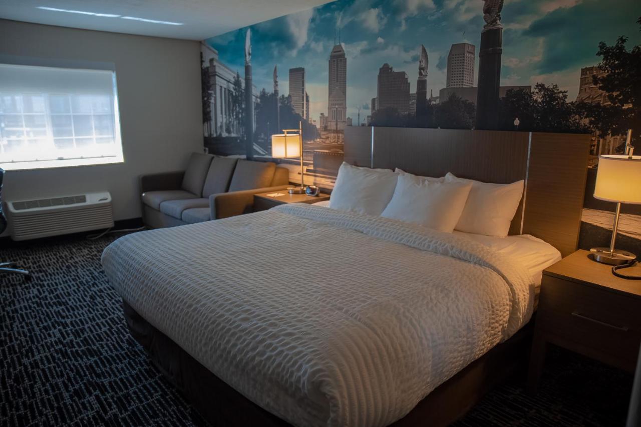 Hotel Clarion Pointe à Plainfield Extérieur photo