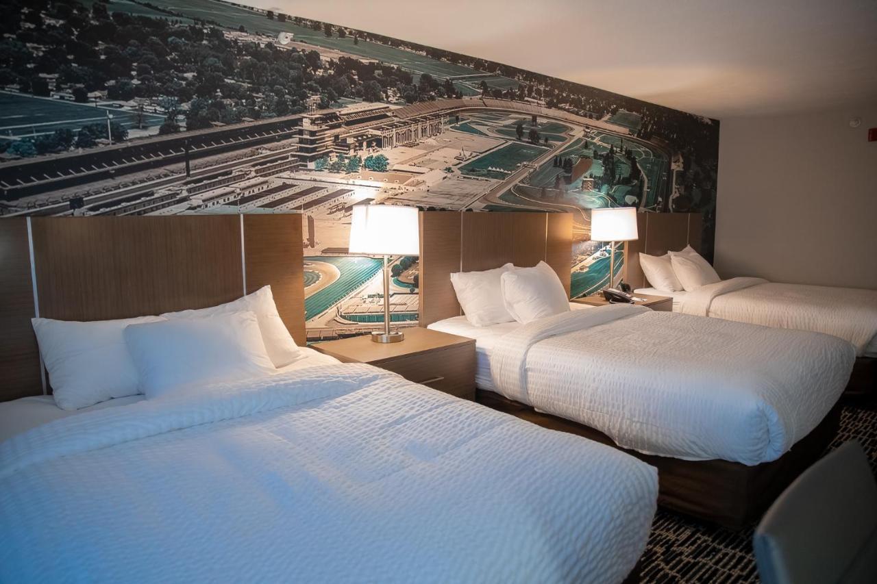 Hotel Clarion Pointe à Plainfield Extérieur photo