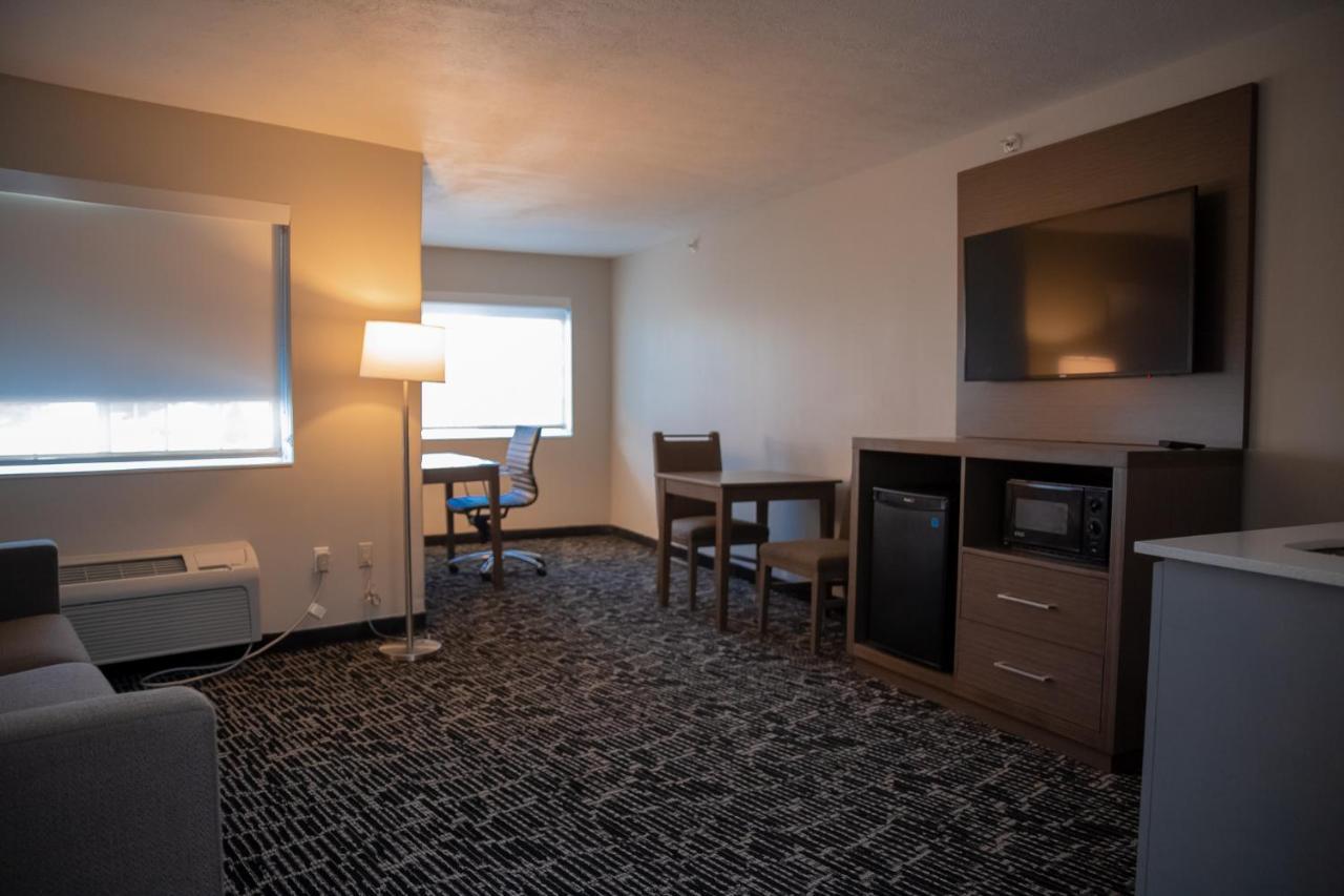 Hotel Clarion Pointe à Plainfield Extérieur photo