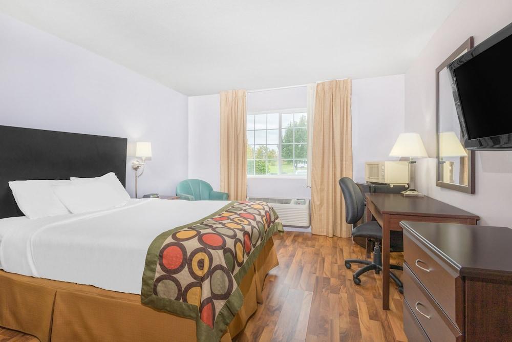 Hotel Clarion Pointe à Plainfield Extérieur photo