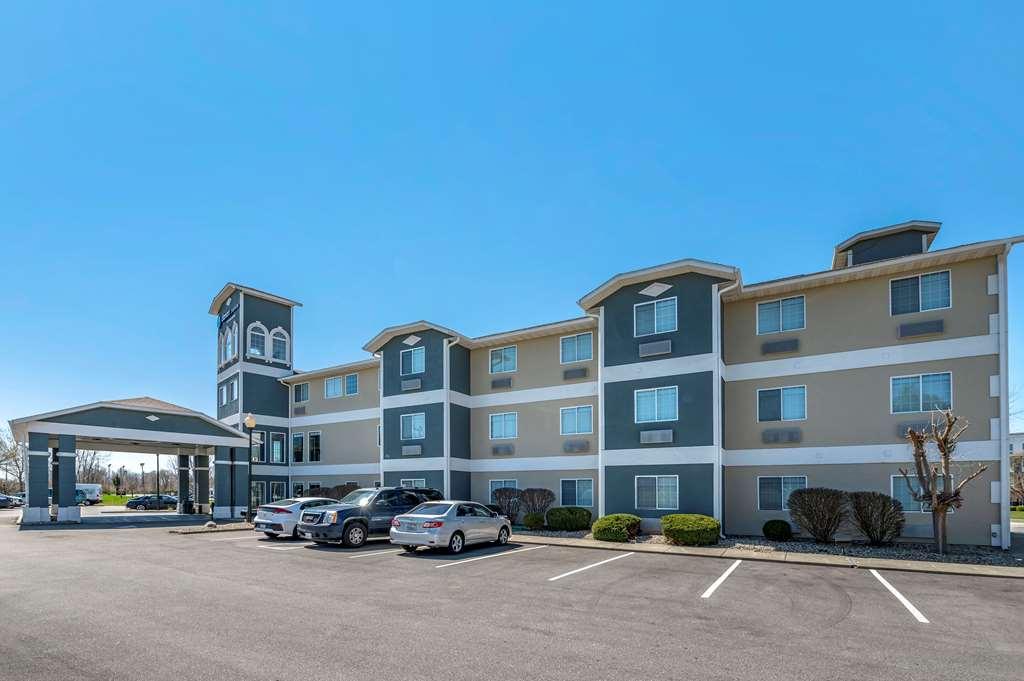Hotel Clarion Pointe à Plainfield Extérieur photo